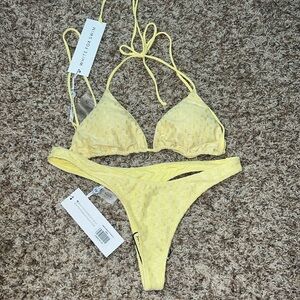 White Fox Boutique Bikini Set Size Medium